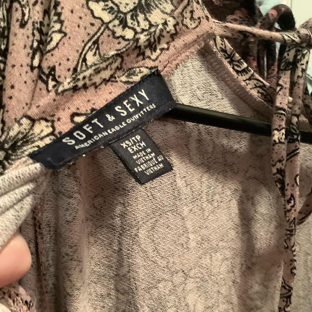 American Eagle Babydoll statement back bell sleeve - Picture 8 of 11